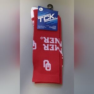 NWT TCK UNIVERSITY OF OKLAHOMA CREW SOCKS MENS SZ L 10-13